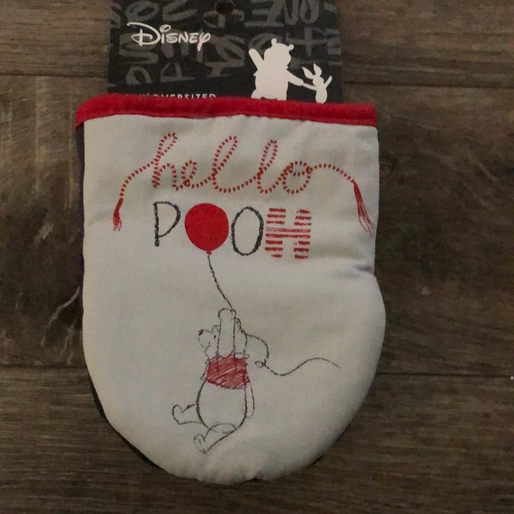 Official Disney Winnie the Pooh 2pck oven mitts